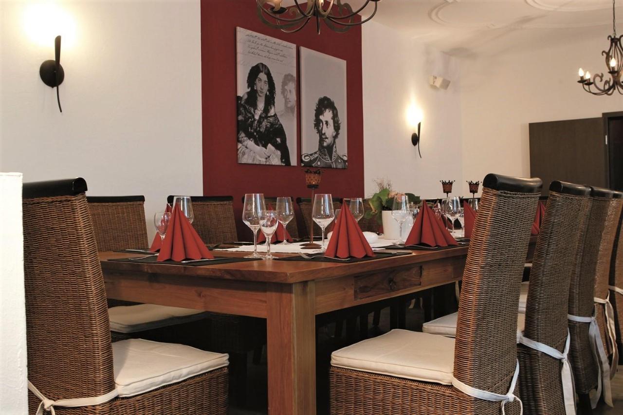 Hotel-Restaurant Pfaelzer Hof Edenkoben Ngoại thất bức ảnh