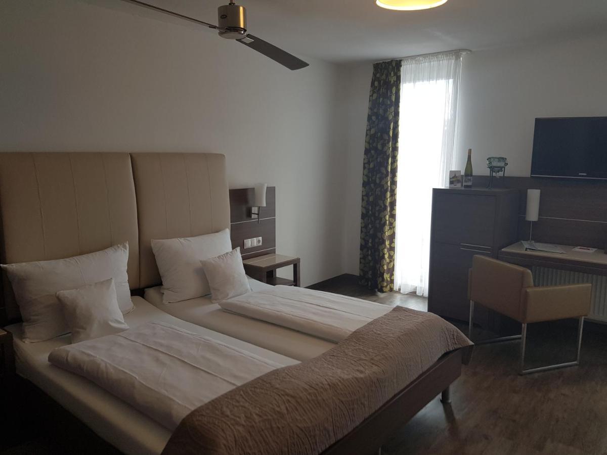 Hotel-Restaurant Pfaelzer Hof Edenkoben Ngoại thất bức ảnh