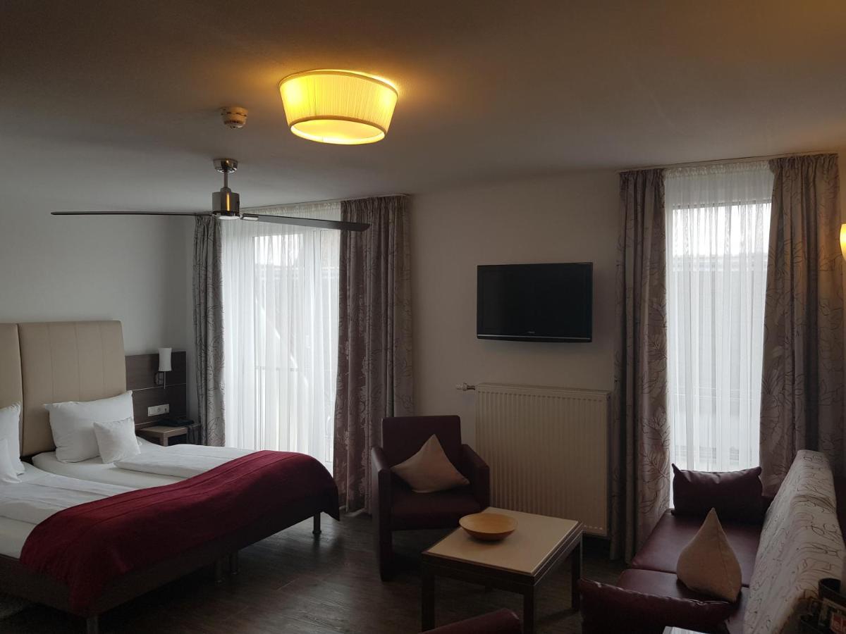 Hotel-Restaurant Pfaelzer Hof Edenkoben Ngoại thất bức ảnh