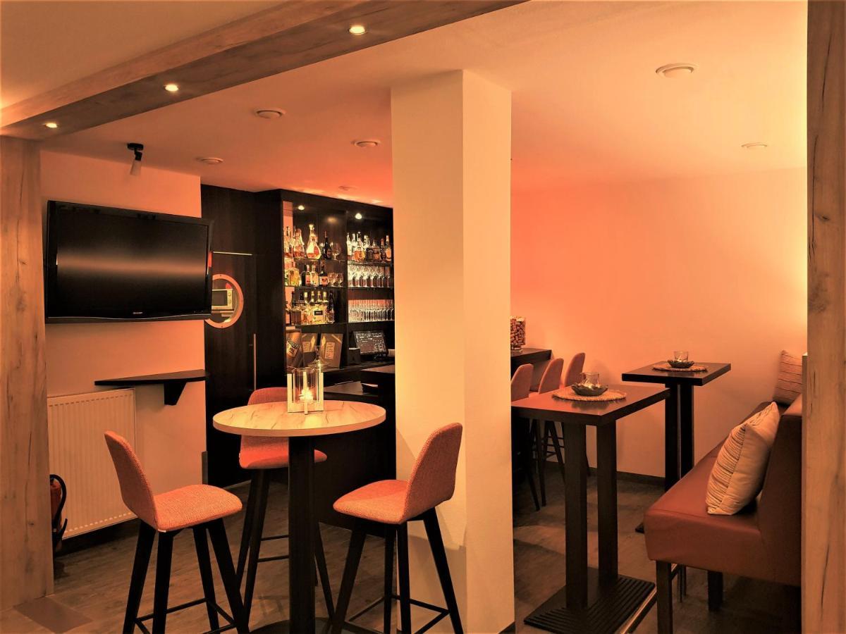 Hotel-Restaurant Pfaelzer Hof Edenkoben Ngoại thất bức ảnh