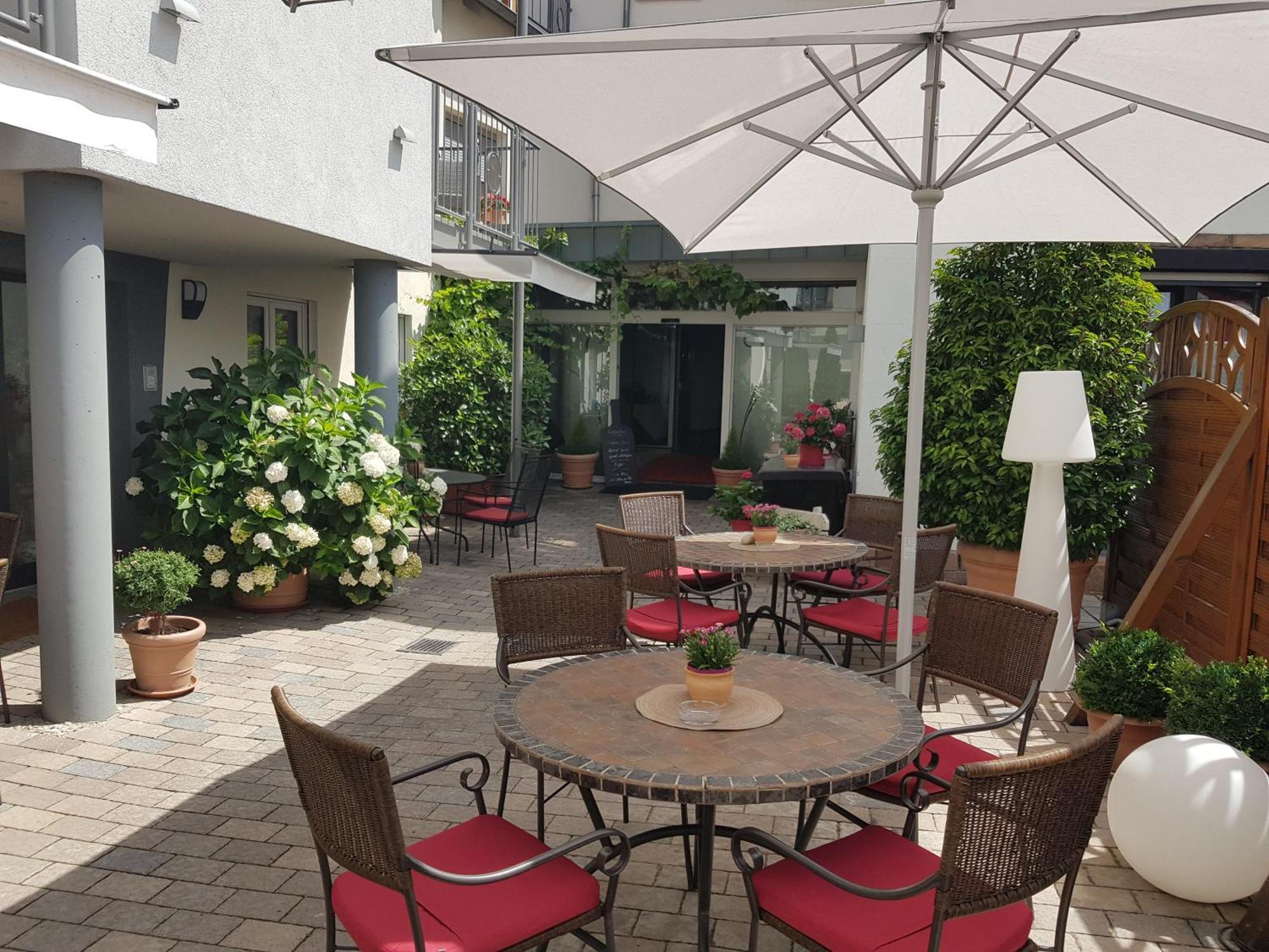 Hotel-Restaurant Pfaelzer Hof Edenkoben Ngoại thất bức ảnh