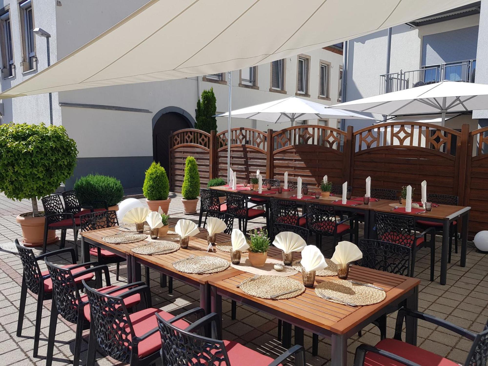 Hotel-Restaurant Pfaelzer Hof Edenkoben Ngoại thất bức ảnh