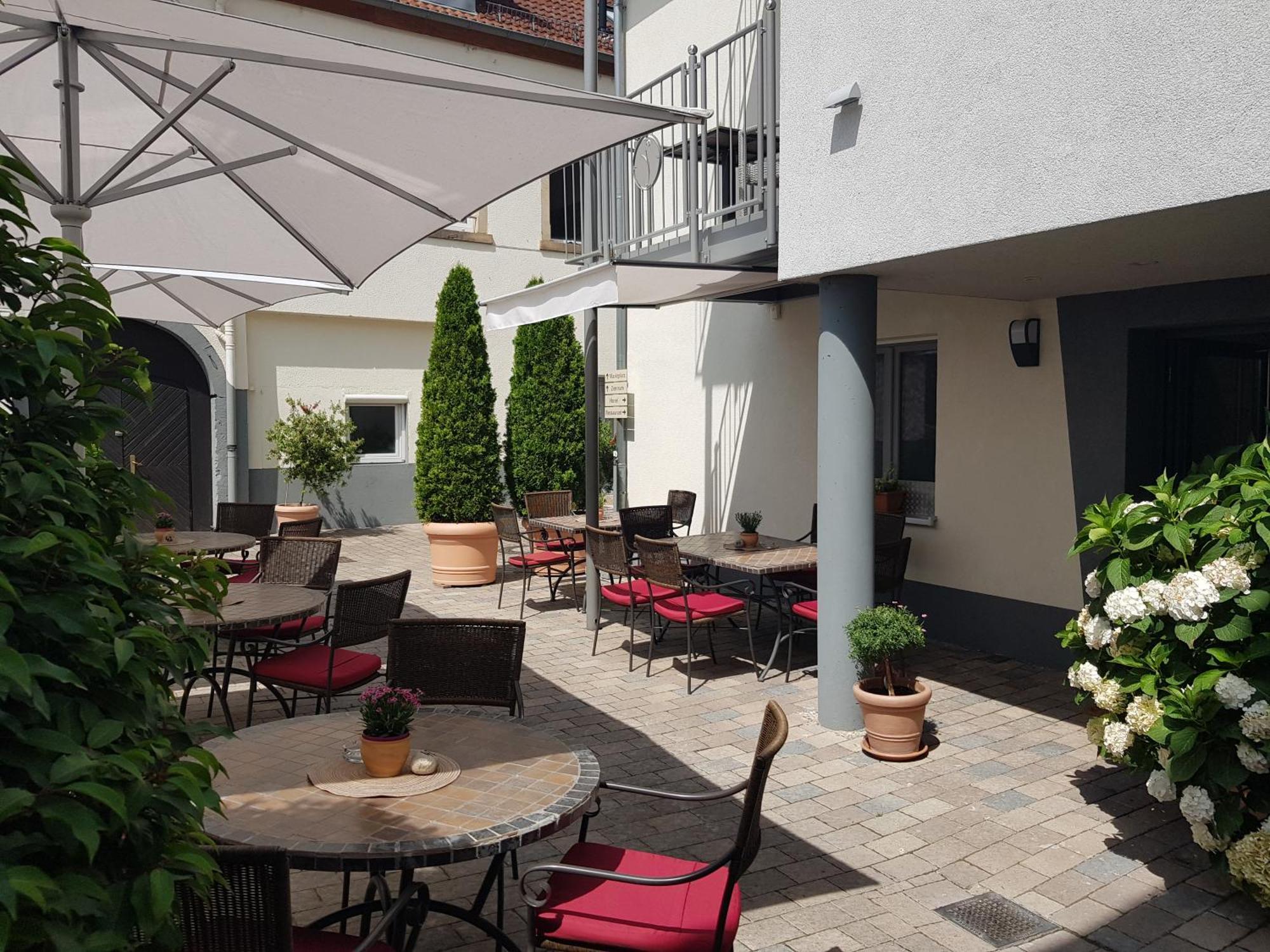 Hotel-Restaurant Pfaelzer Hof Edenkoben Ngoại thất bức ảnh