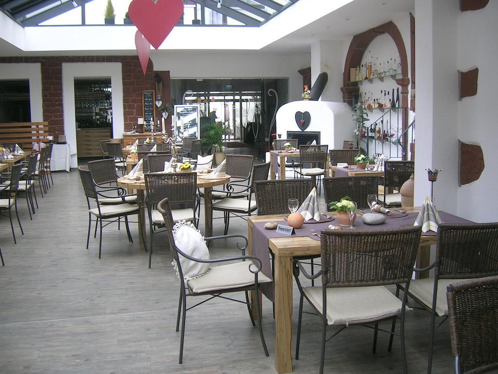 Hotel-Restaurant Pfaelzer Hof Edenkoben Ngoại thất bức ảnh