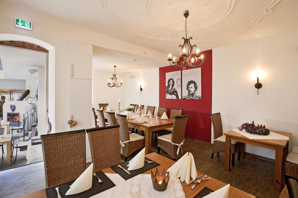 Hotel-Restaurant Pfaelzer Hof Edenkoben Ngoại thất bức ảnh